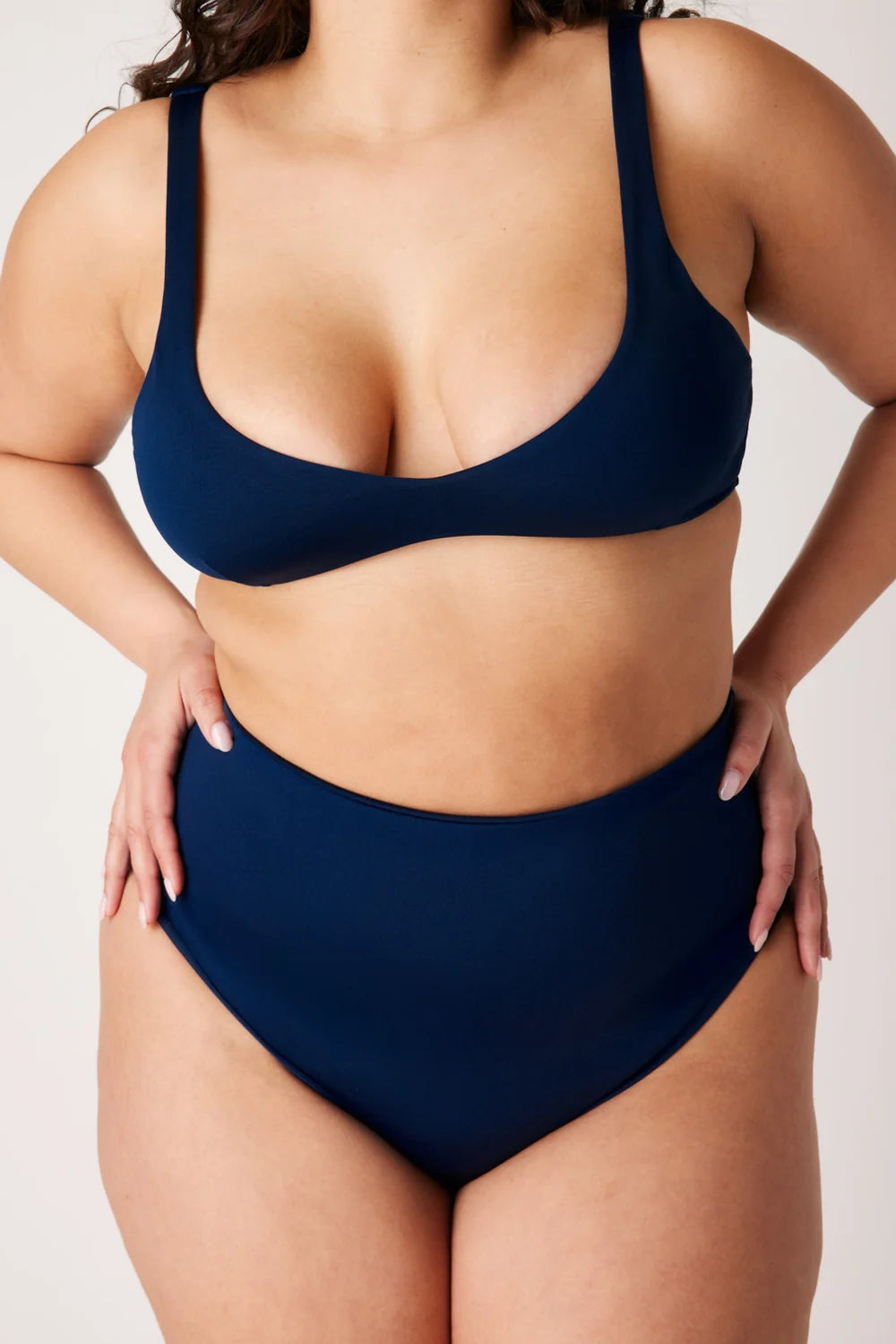 Londre The Plunge Scoop Top -  Soft Navy