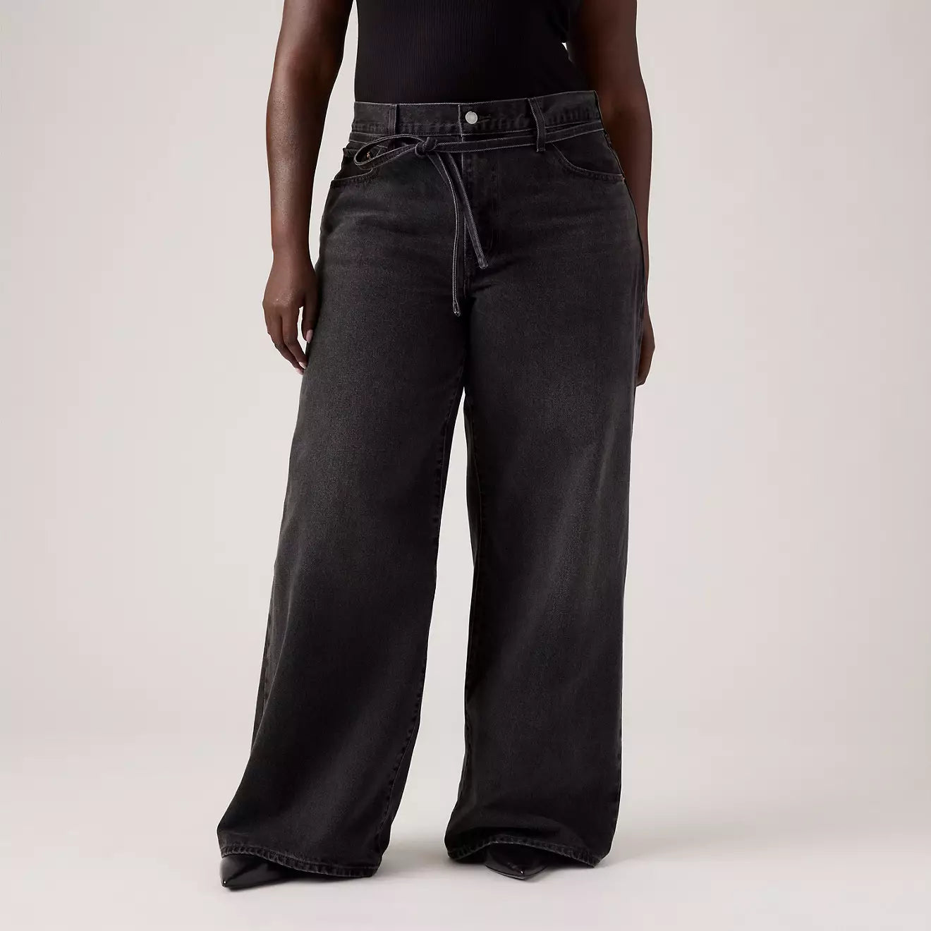 Levis XL Straight - Influential Lady
