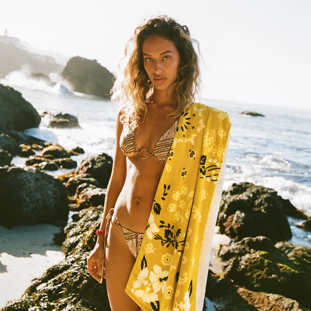 Slow Tide Axel Beach Towel - Curry