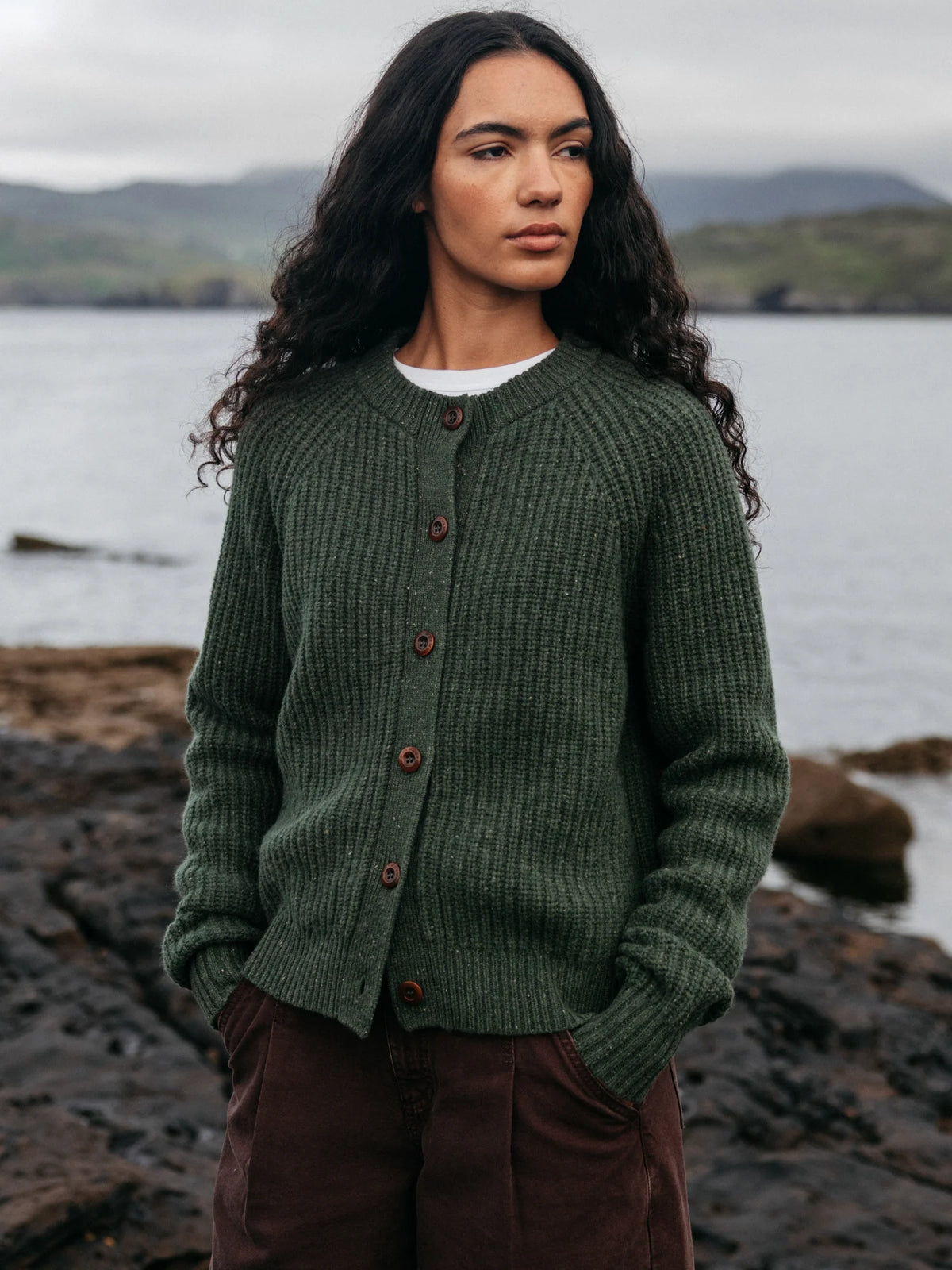 Finisterre Mora Crew Neck Cardigan - Evergreen
