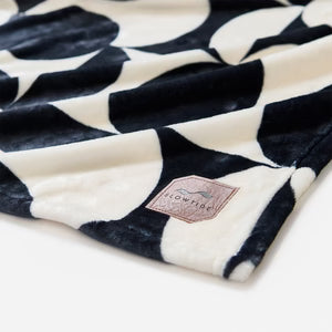 Slowtide Caster Plush Throw Blanket-Black