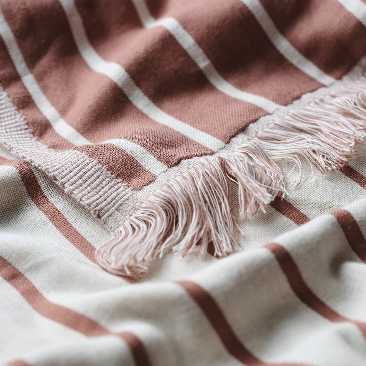 Slow Tide Koko Driftweave Blanket - Mousse