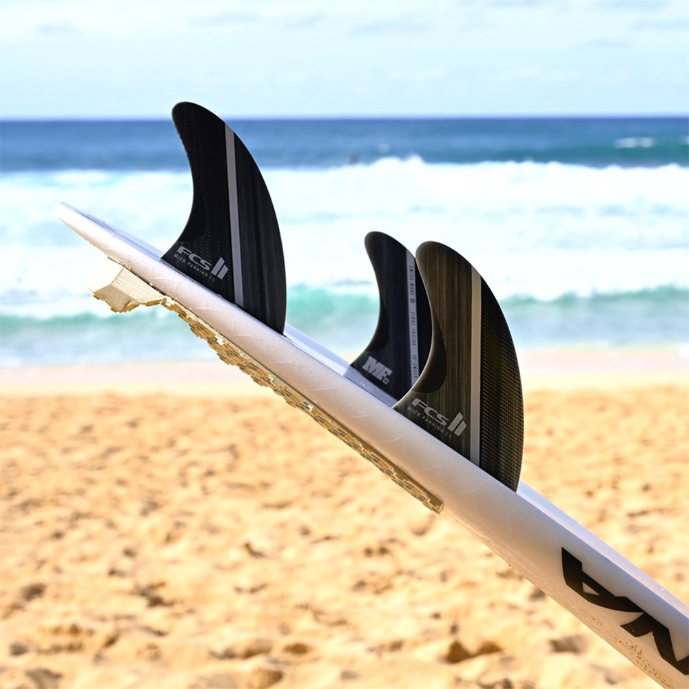 FCS II Mick  Fanning Glass Fibre Fusion Smoke/White  Tri Fins