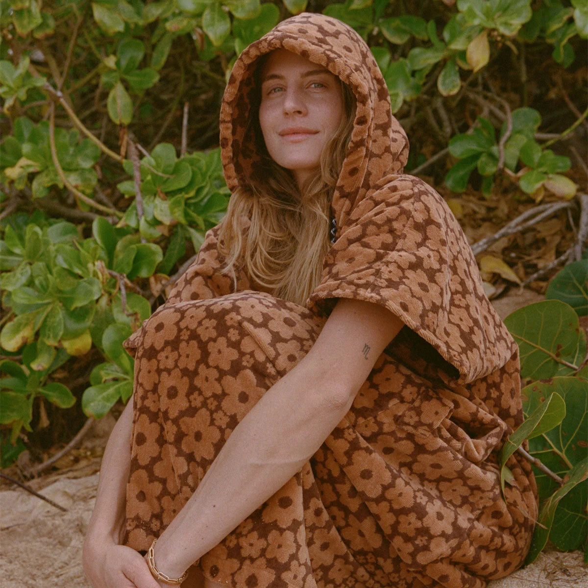 Slow Tide Ginny Extra-Warm Changing Poncho - Toast