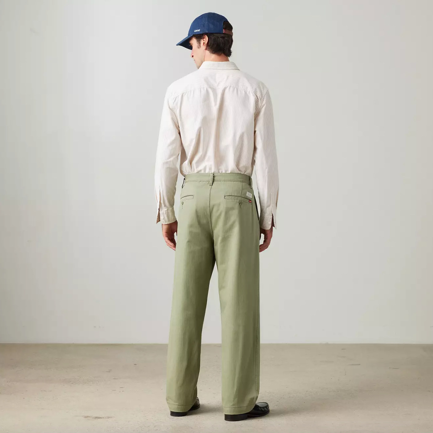 Levi Mens XX Chino Loose