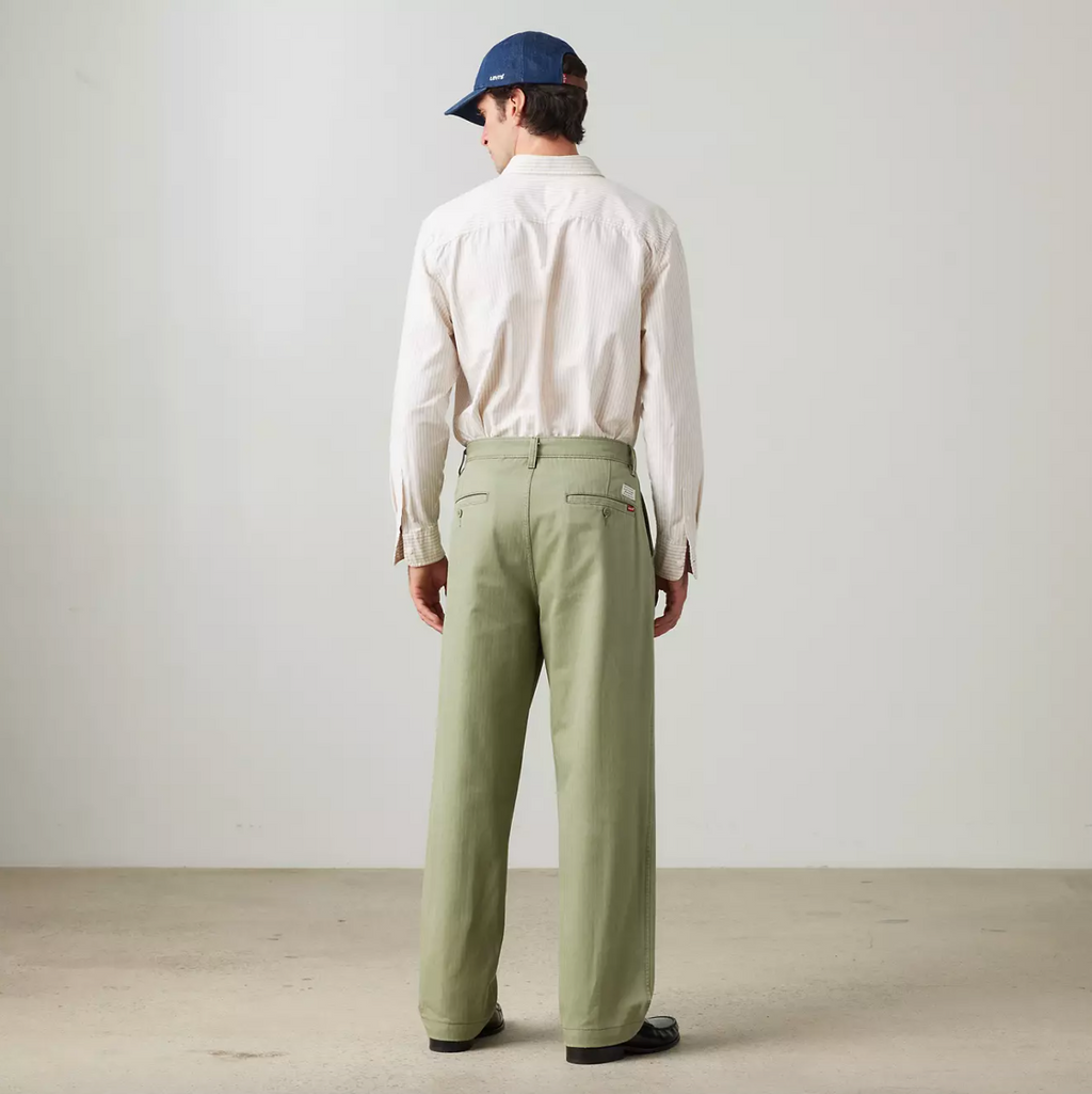 Levi Mens XX Chino Loose