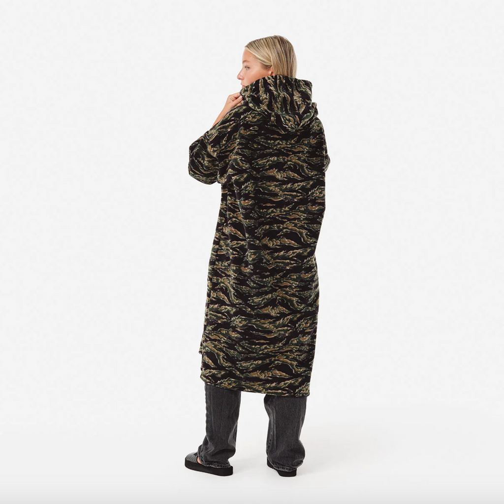 Slow Tide Major Everyday Fleece Poncho