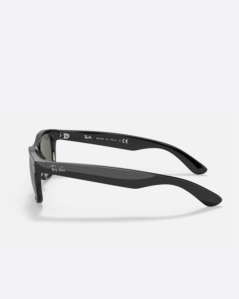 Ray-Ban Wayfarer Sunglasses - Black/Green