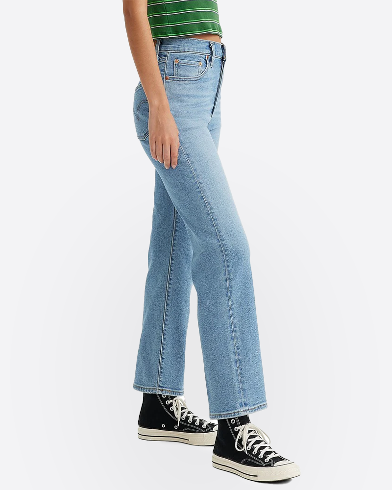 Levi's Ribcage Straight Ankle Jeans in Fall Storm Light Wash Size